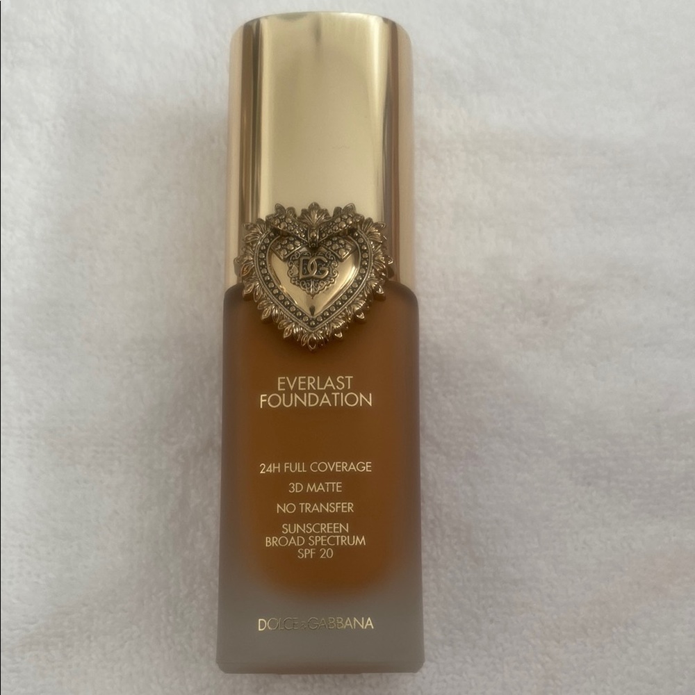 Dolce & Gabbana Everlast Foundation
